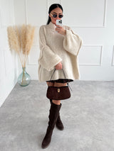 KRÉMOVÝ OVERSIZE SVETER MERRY