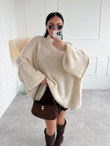 KRÉMOVÝ OVERSIZE SVETER MERRY