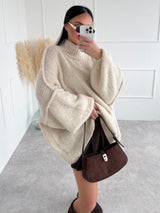 KRÉMOVÝ OVERSIZE SVETER MERRY