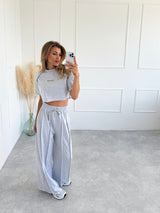 SIVÝ CROP TOP AMORA
