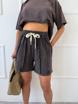 TMAVOHNEDÉ TEPLÁKOVÉ ŠORTKY MARETTA