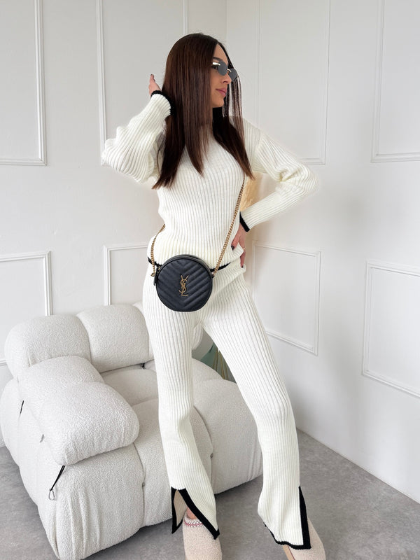 KRÉMOVÝ SVETER LIZZY