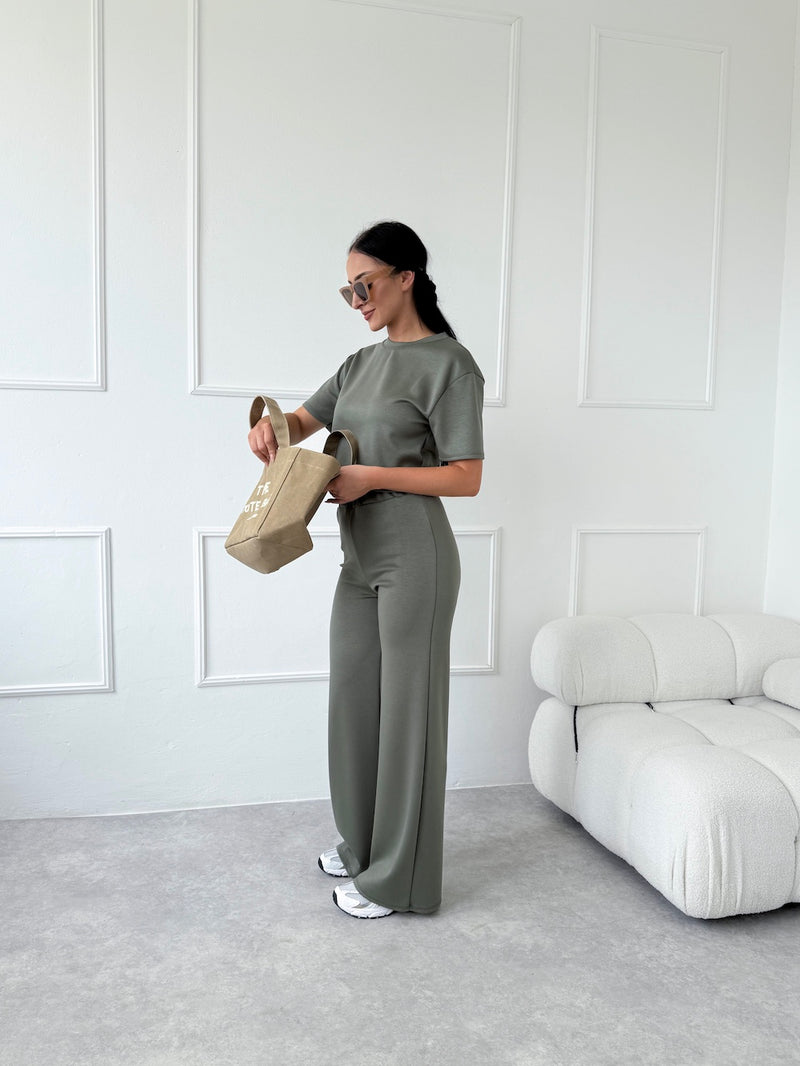 KHAKI CROPTOP AMARIN