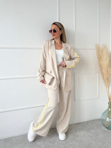 BÉŽOVÉ NOHAVICE ZAMYA