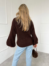 HNEDÝ SVETER CARMEN