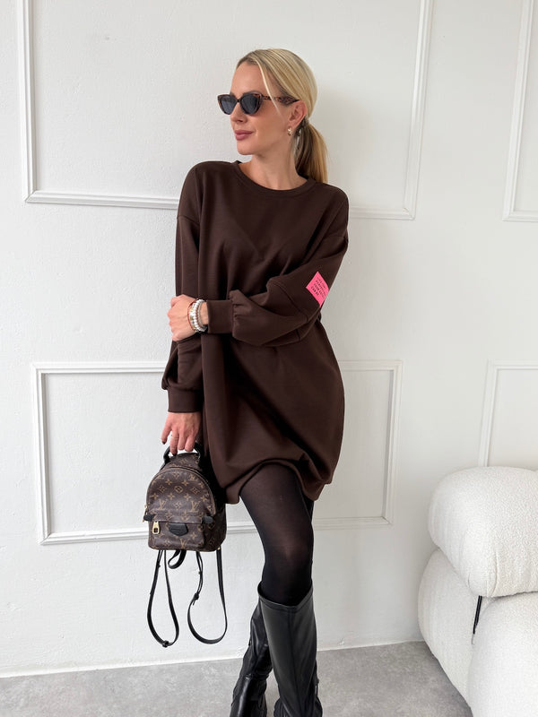 ČOKOLÁDOVÉ OVERSIZE MIKINOVÉ ŠATY ZADIE