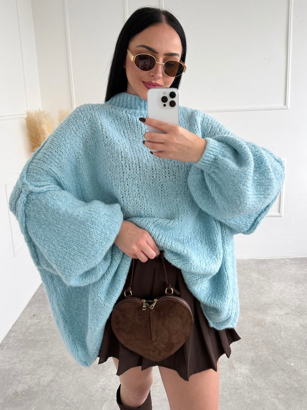 MODRÝ OVERSIZE SVETER MERRY