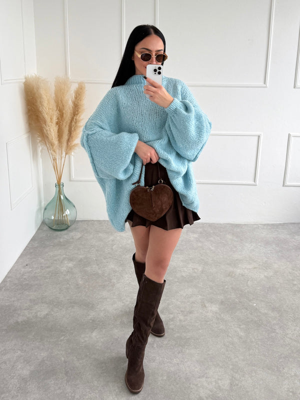 MODRÝ OVERSIZE SVETER MERRY