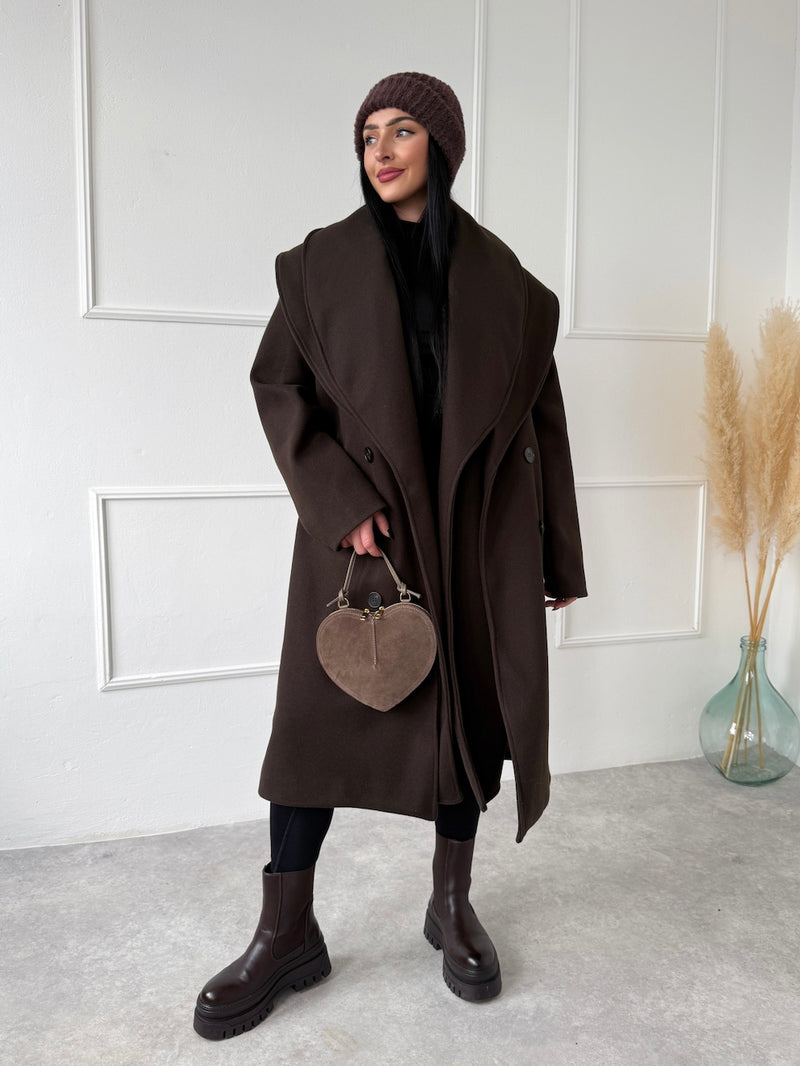 ČOKOLÁDOVÝ KABÁT DANORA S ODOPÍNATEĽNOU KLOPOU