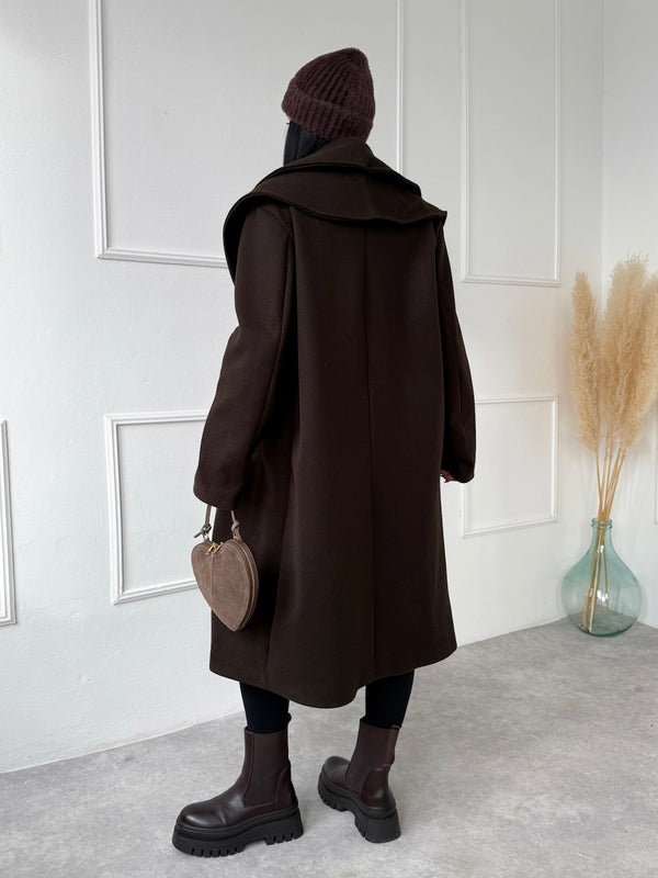 ČOKOLÁDOVÝ KABÁT DANORA S ODOPÍNATEĽNOU KLOPOU