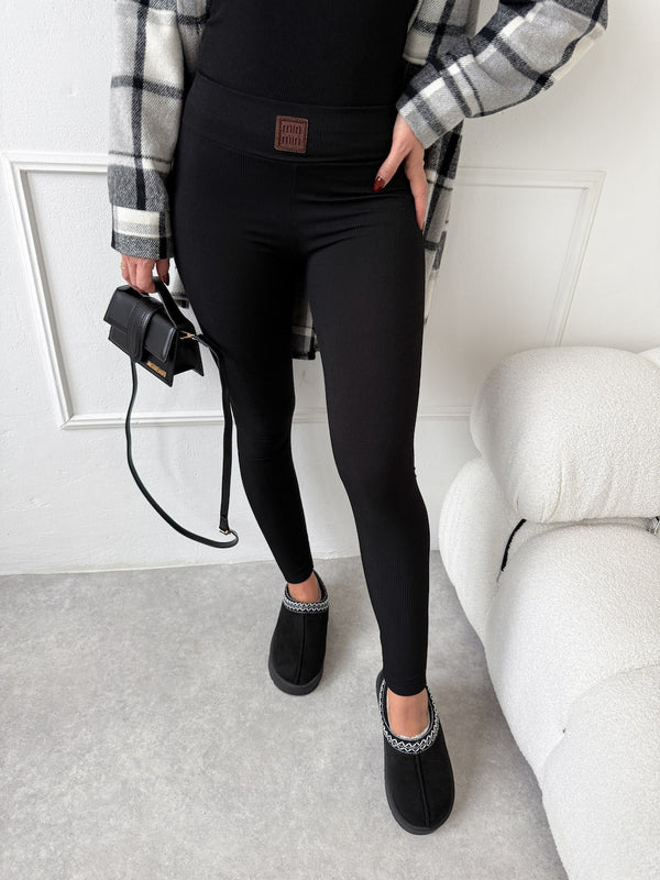 ČIERNE REBROVANÉ LEGÍNY MELISS