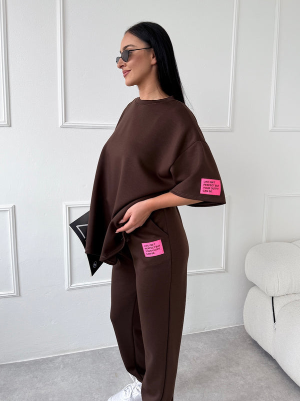HNEDÉ OVERSIZE TRIČKO NARCIZA