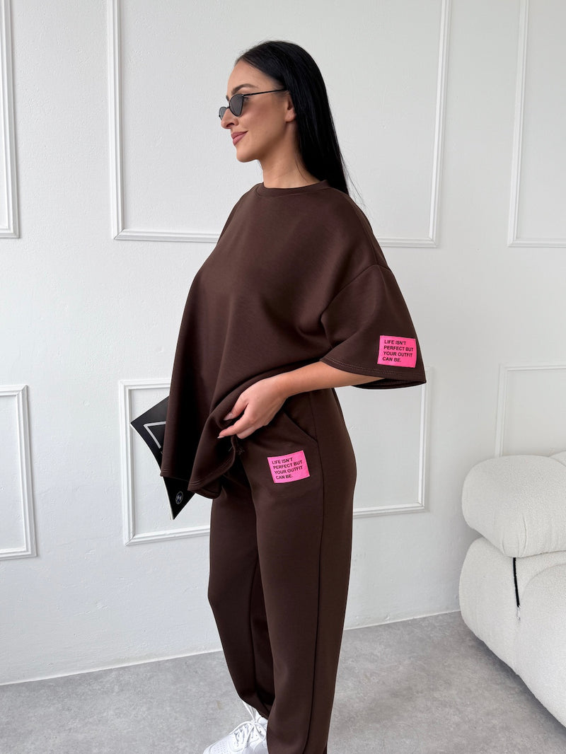 HNEDÉ OVERSIZE TRIČKO NARCIZA