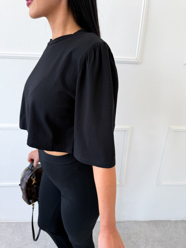 ČIERNY CROP TOP MERRY
