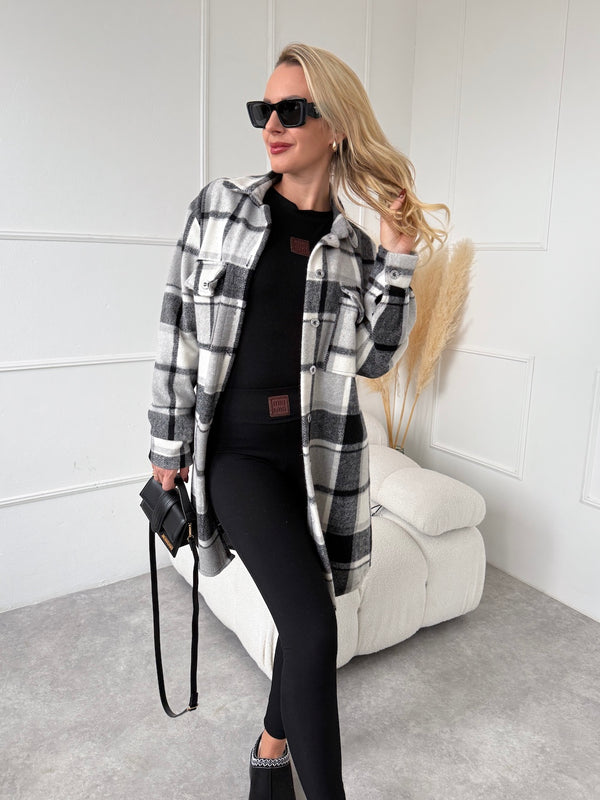 ČIERNE REBROVANÉ TRIČKO MELISS